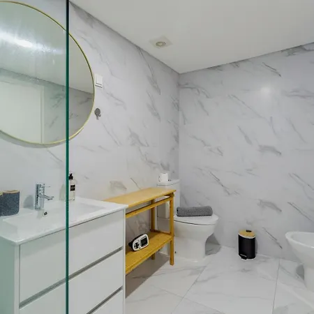 Blue Coconut Rc 105, By Match Appartement Setúbal
